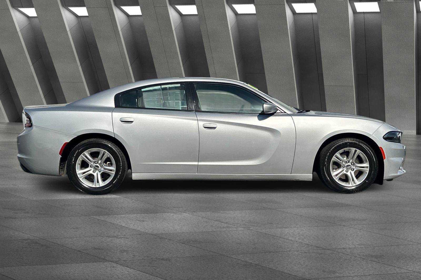 Used 2021 Dodge Charger SXT w/ Leather Interior Group image 3