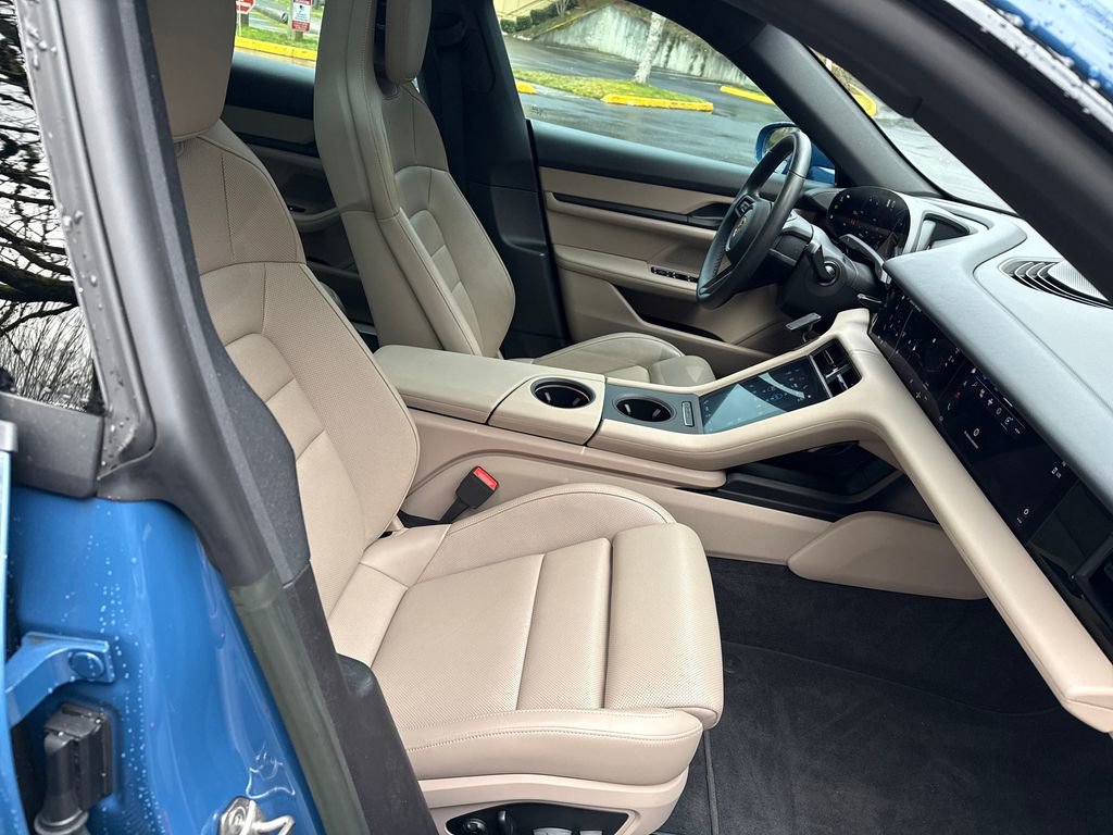 Used 2022 Porsche Taycan 4S image 10