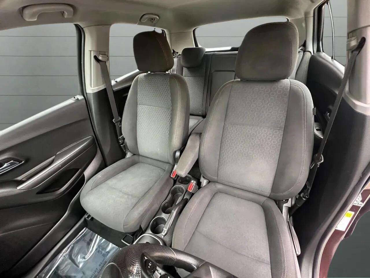 Used 2020 Chevrolet Trax LS image 10