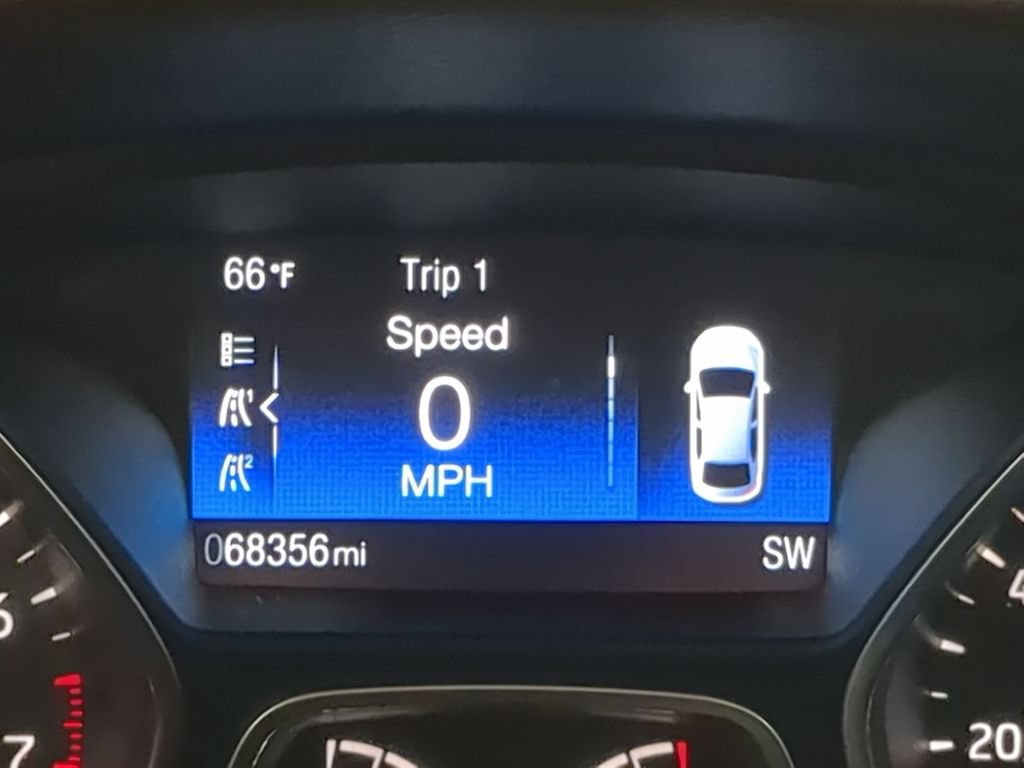Used 2016 Ford Focus SE w/ SE Cold Weather Package FWD image 33