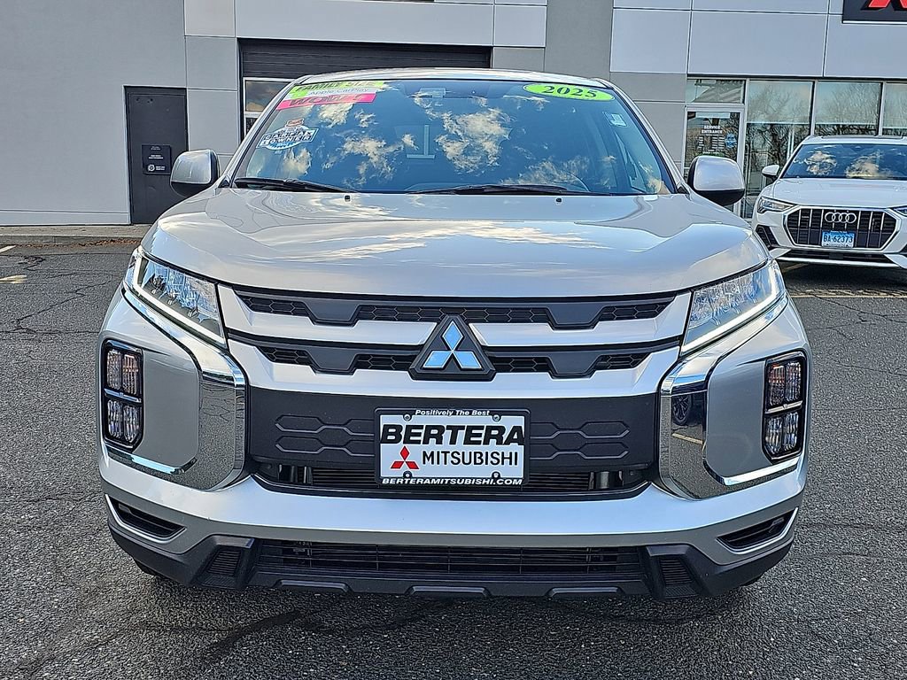 Used 2025 Mitsubishi Outlander Sport ES image 2