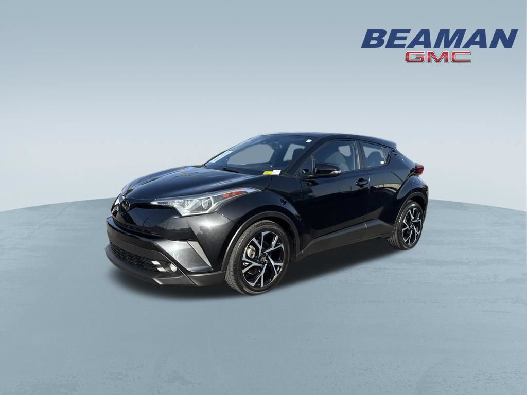 Used 2018 Toyota C-HR XLE FWD image 3
