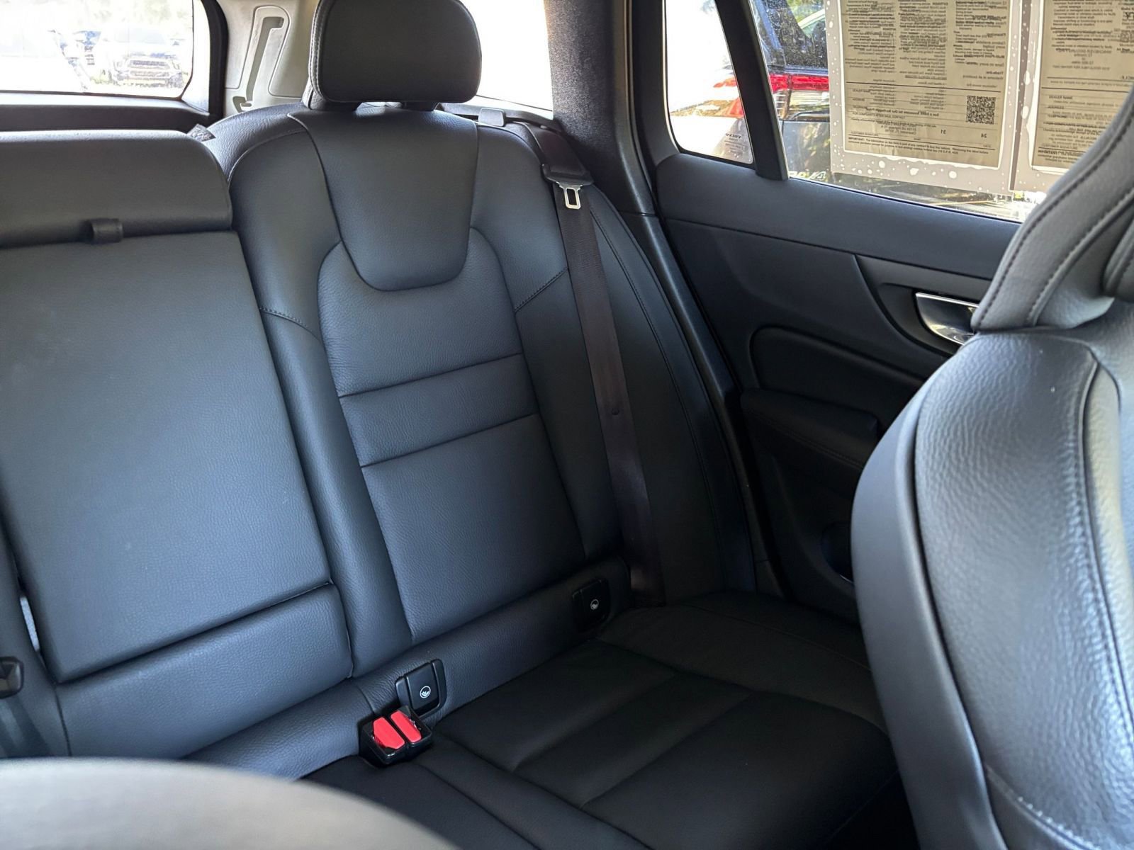 Used 2025 Volvo V60 B5 Cross Country Plus image 41