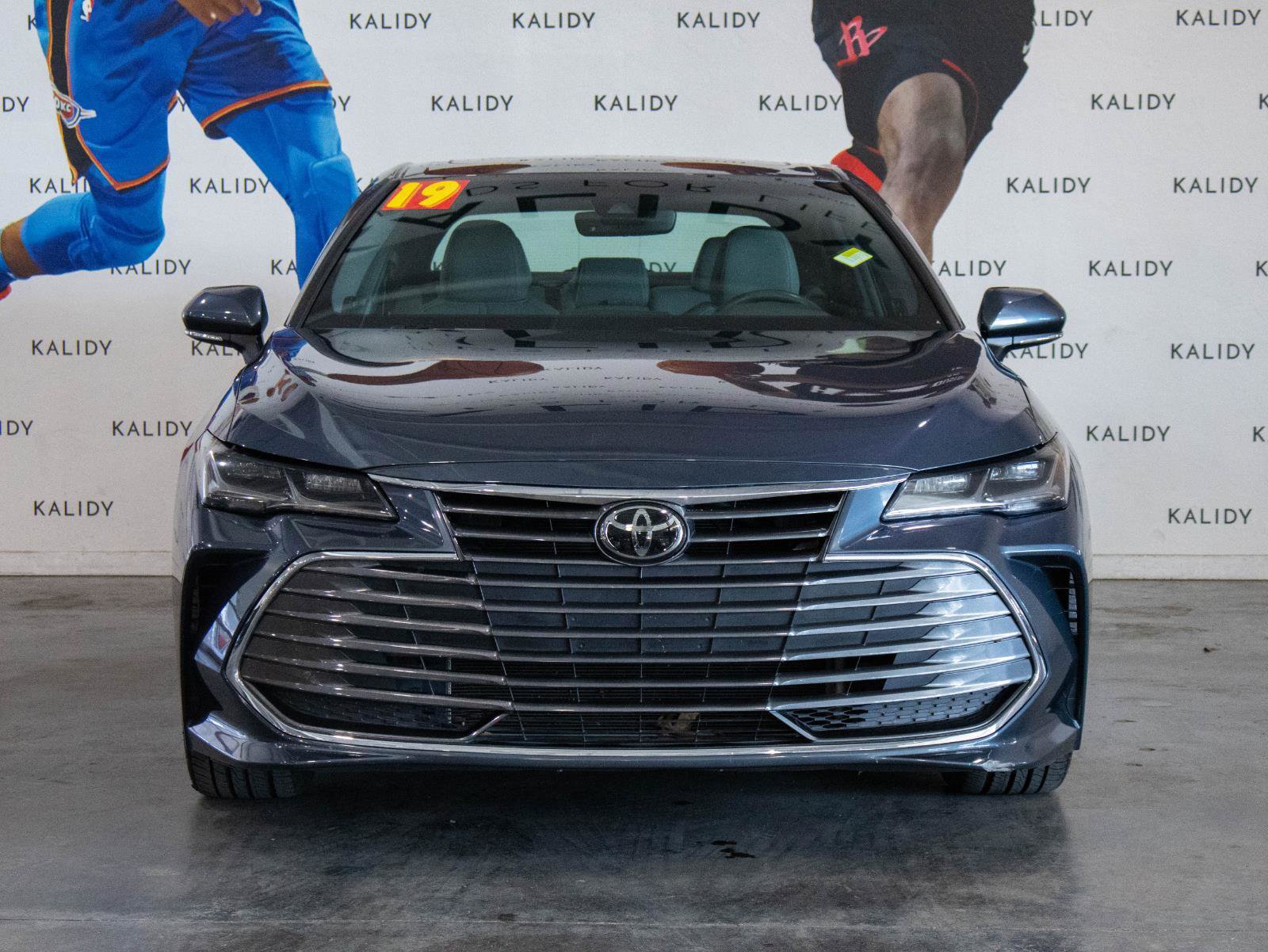 Used 2019 Toyota Avalon Limited image 21