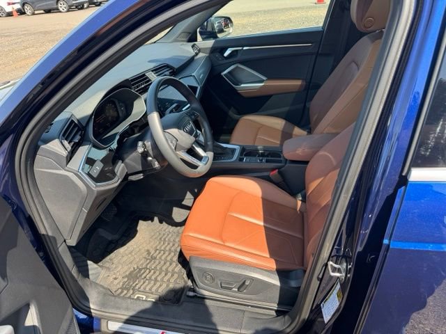 Certified 2025 Audi Q3 2.0T Premium w/ Convenience Package AWD/4WD image 34