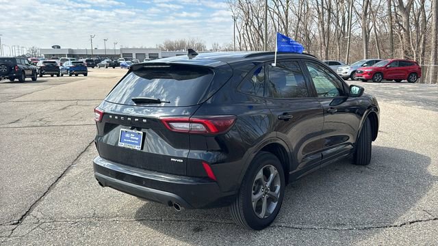 Certified 2024 Ford Escape ST-Line w/ Tech Pack #1 image 4