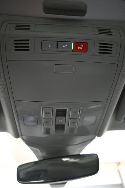 Used 2026 Volkswagen Jetta SE FWD image 36