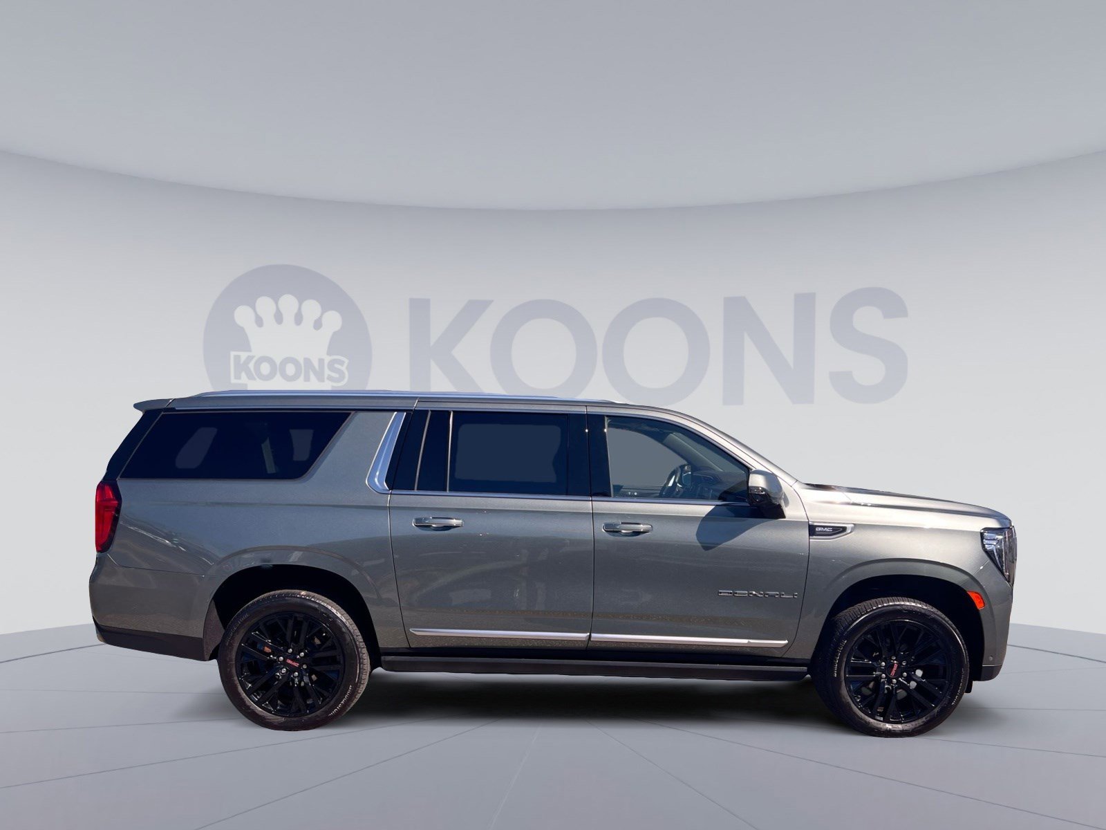 Used 2024 GMC Yukon XL Denali w/ Denali Reserve Package image 8