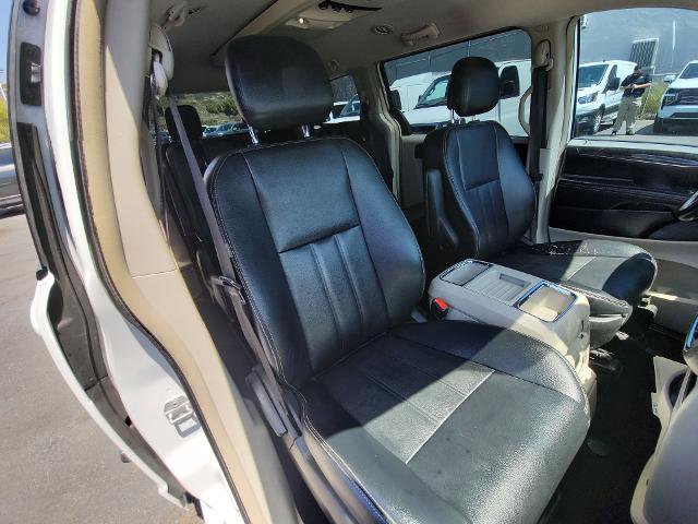 Used 2016 Chrysler Town & Country Touring FWD image 24