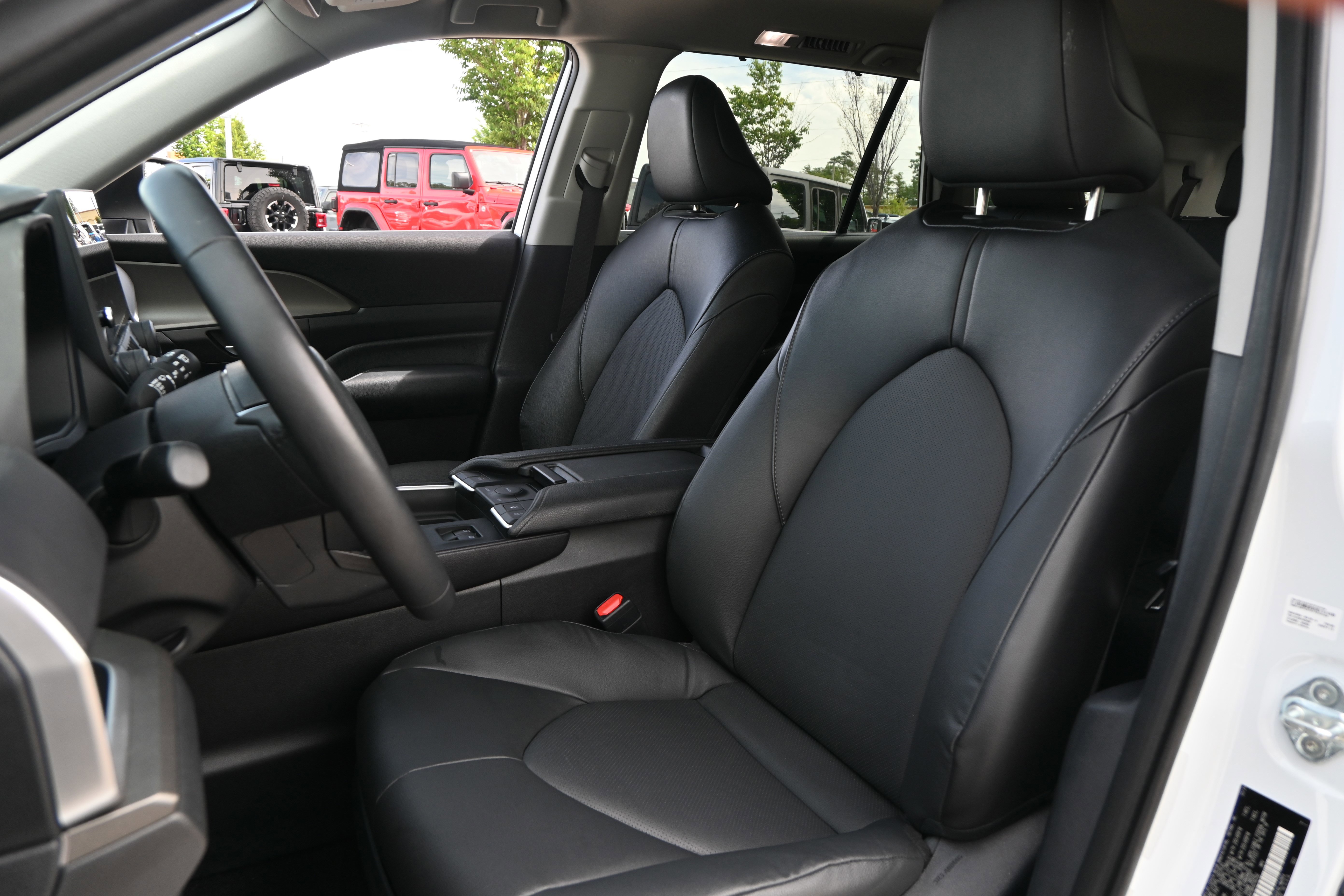 Used 2024 Toyota Grand Highlander FWD image 16