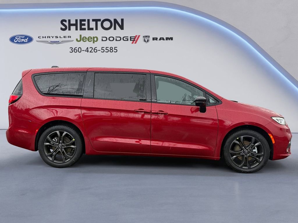 New 2026 Chrysler Pacifica Select image 6