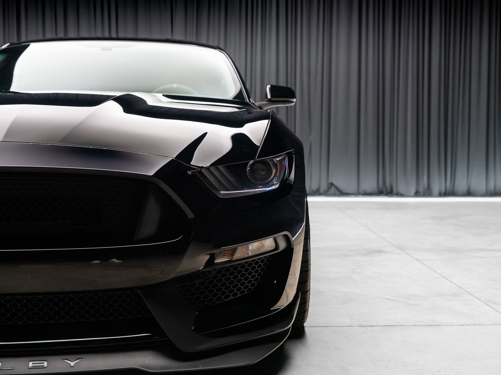 Used 2016 Ford Mustang Shelby GT350R w/ GT350R Equipment Group 920A RWD image 24