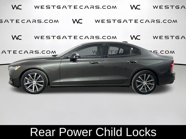 Used 2022 Volvo S60 B5 Momentum w/ Premium Package image 5