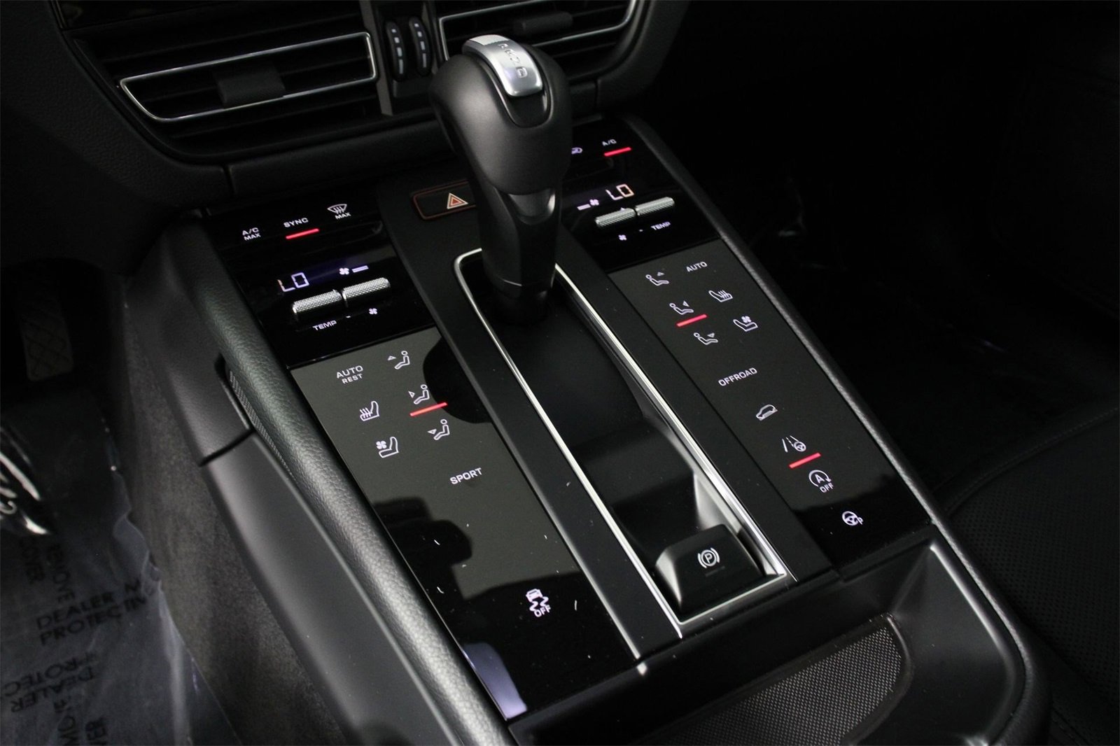 Used 2025 Porsche Macan image 18