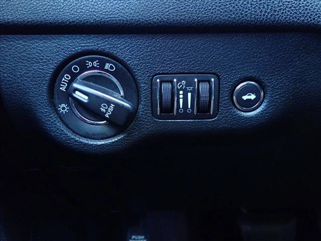 Used 2016 Chrysler 300 Limited w/ Driver Convenience Group image 21