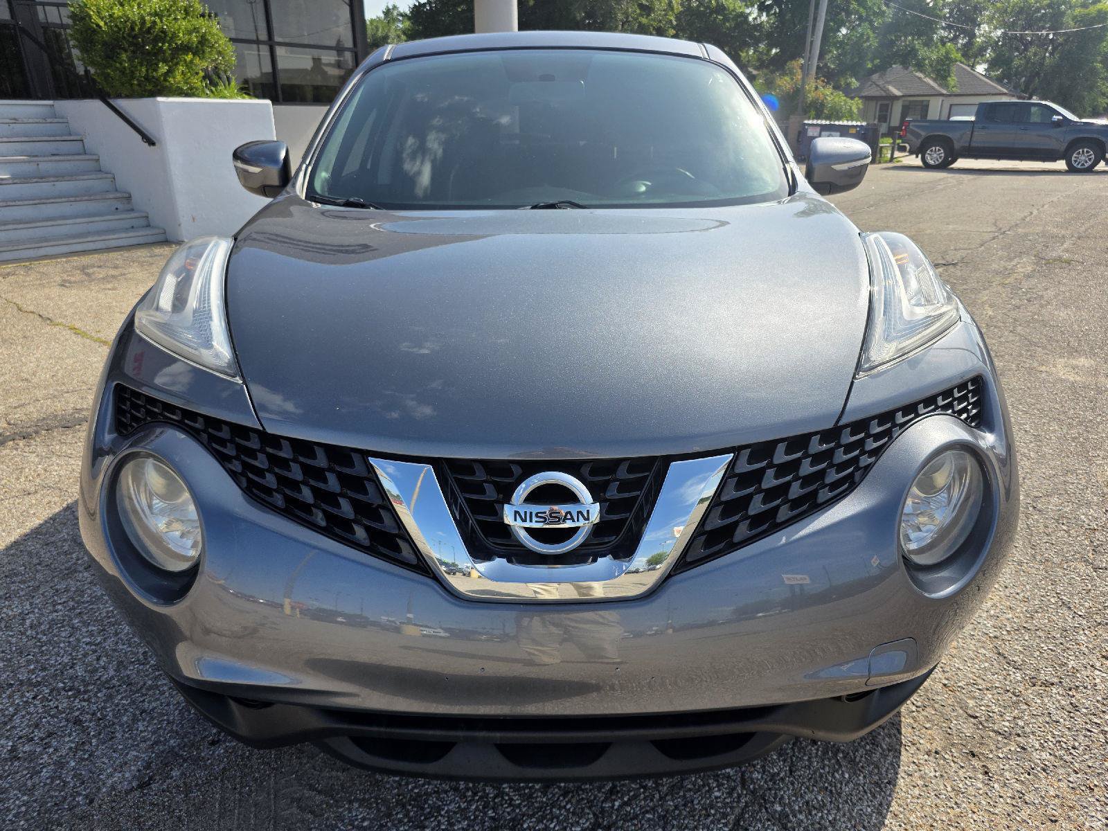 Used 2017 Nissan Juke S FWD image 2