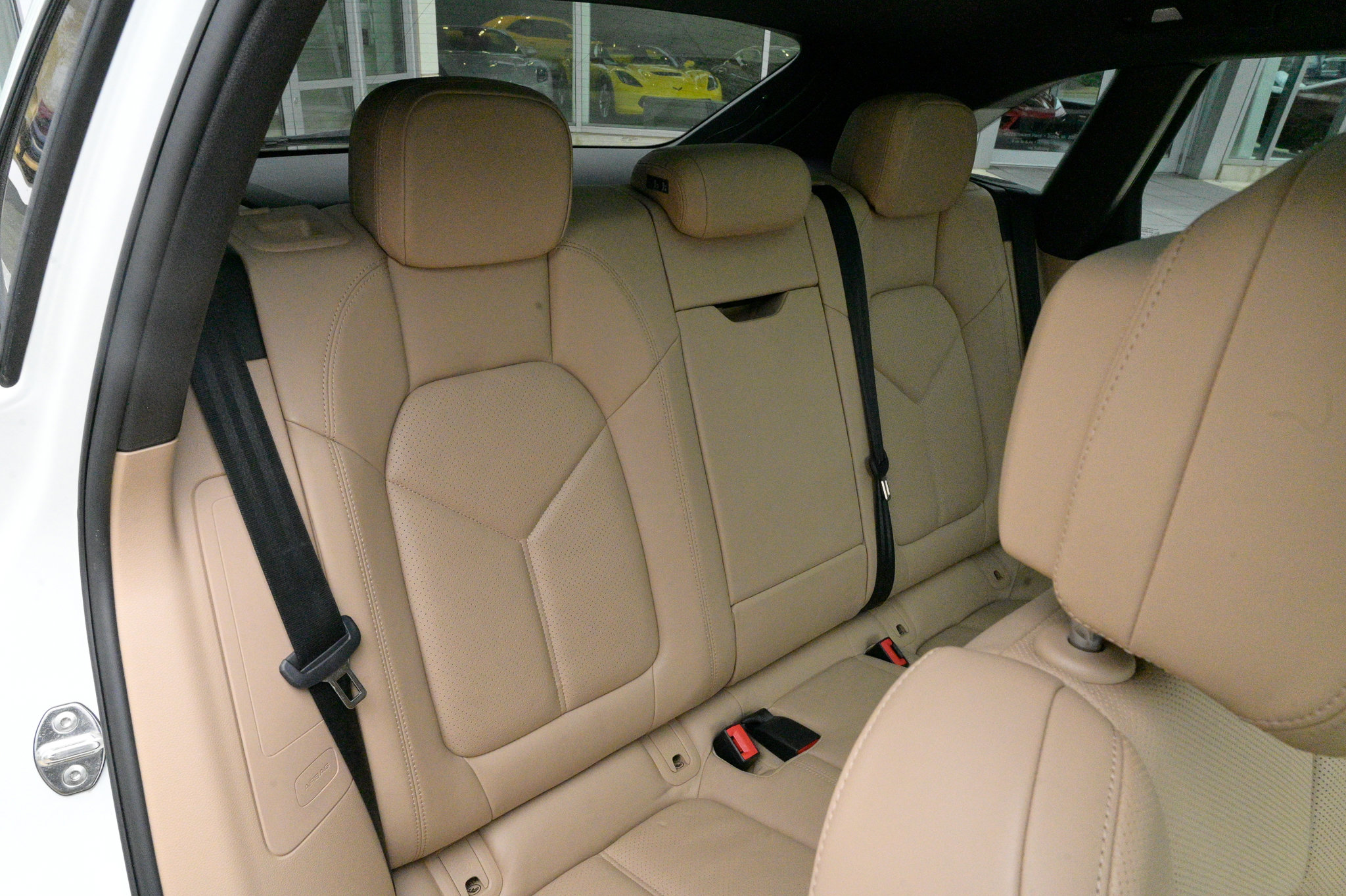 Used 2020 Porsche Macan image 48