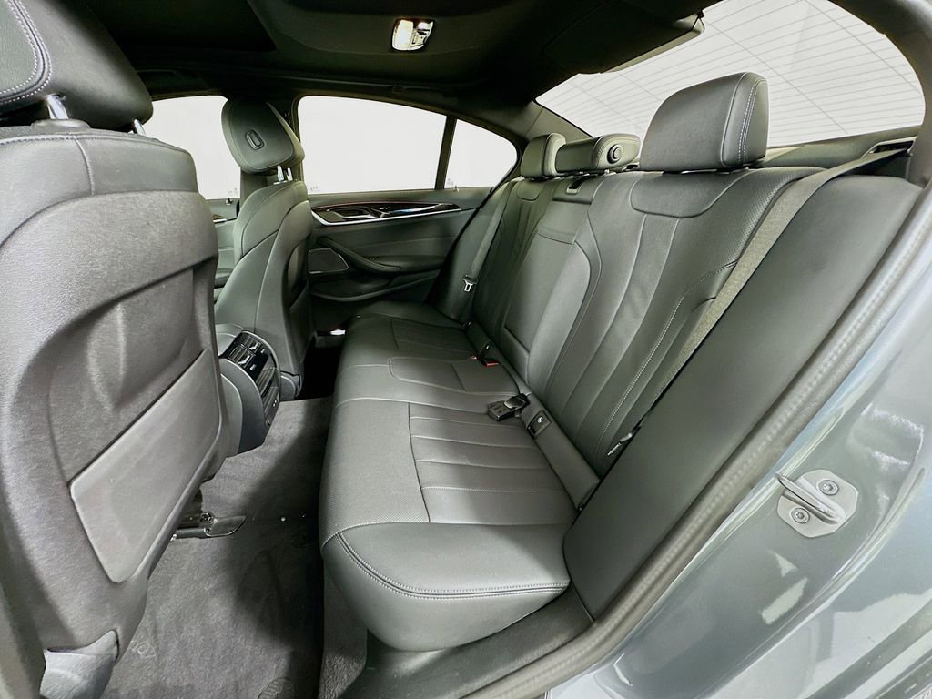 Certified 2023 BMW 540i w/ Premium Package image 25