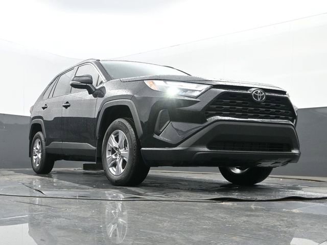 Used 2025 Toyota RAV4 XLE w/ Convenience Package image 24
