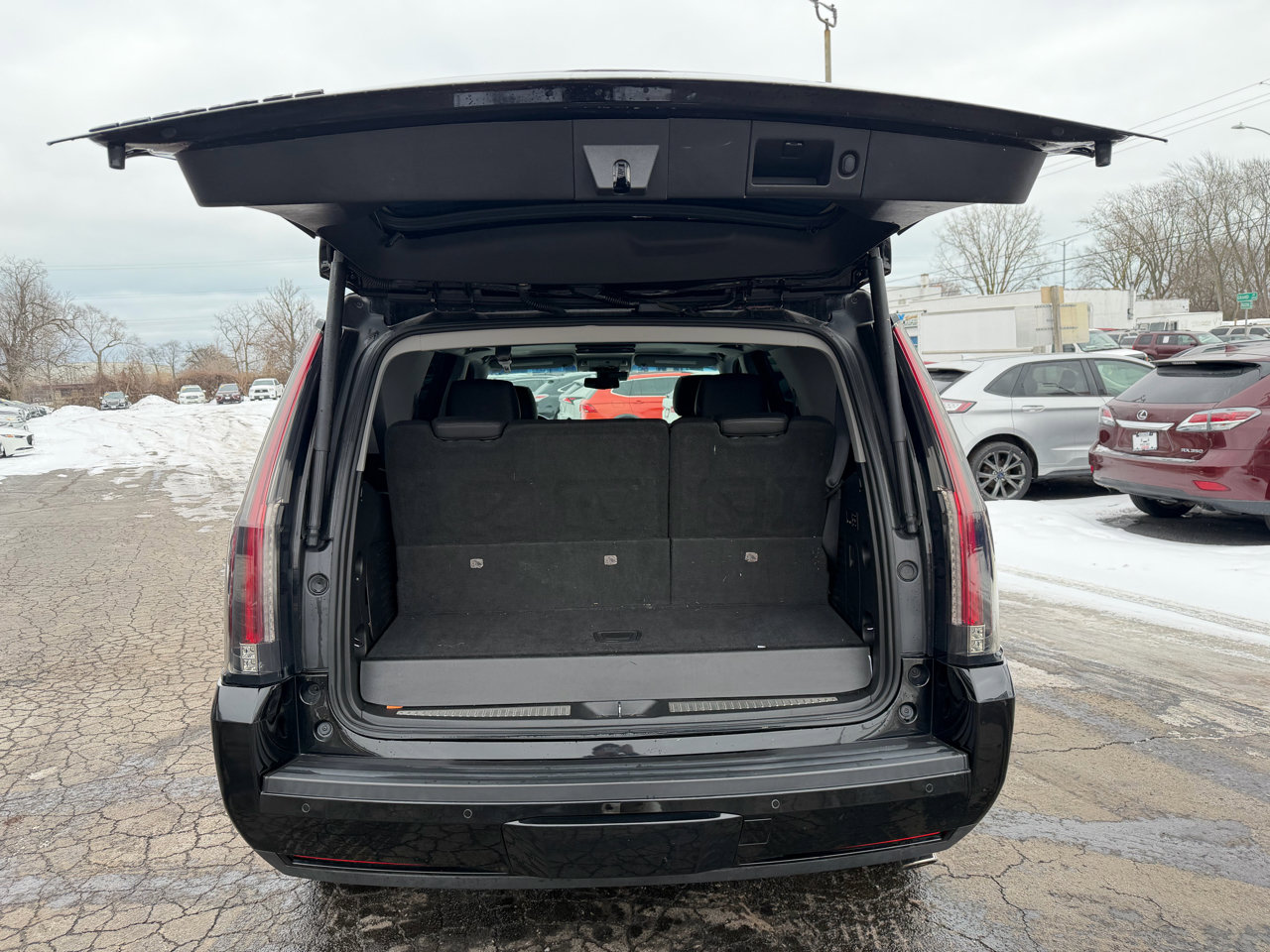 Used 2018 Cadillac Escalade Premium Luxury image 22