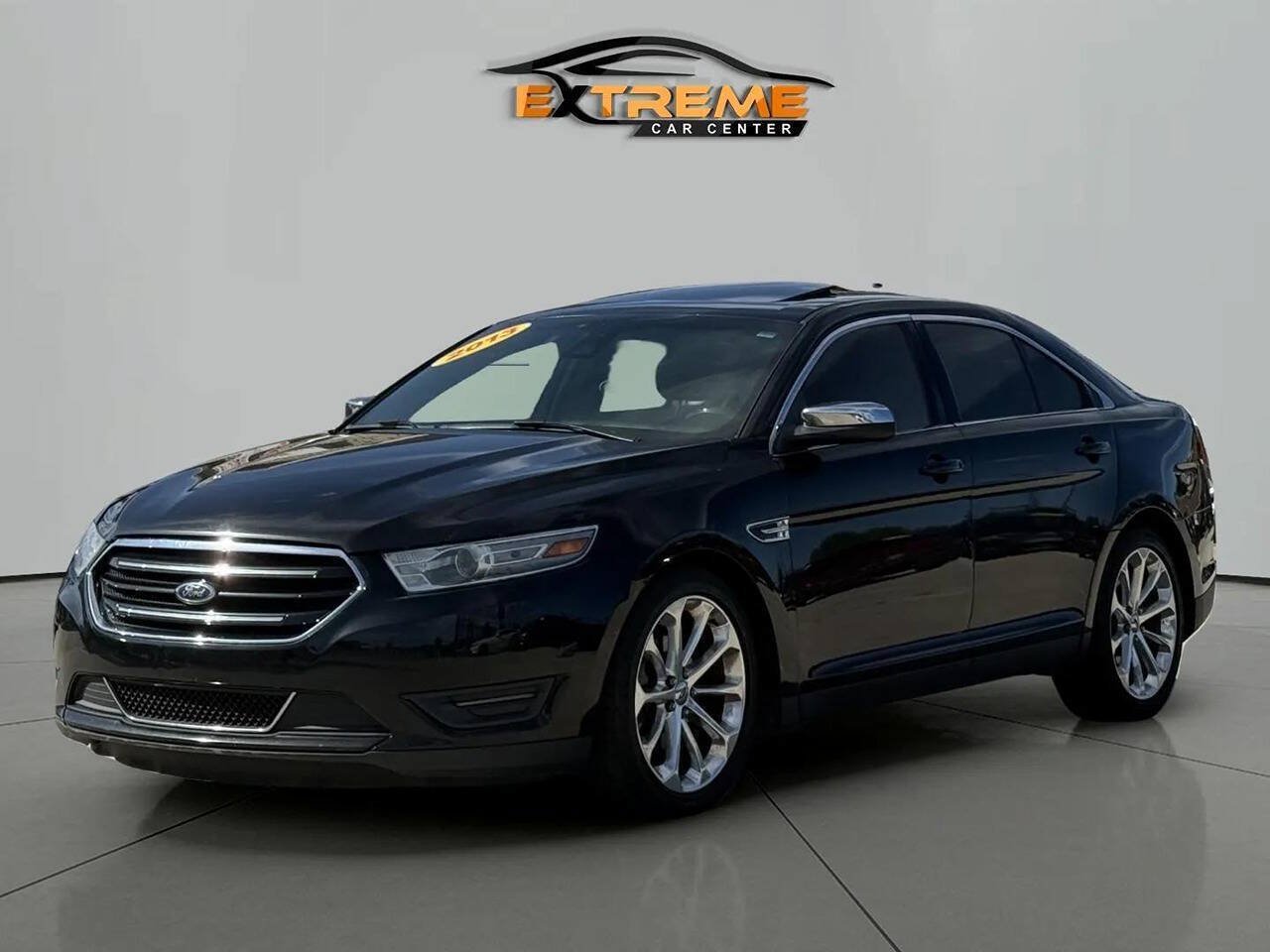 Used 2013 Ford Taurus Limited FWD image 2