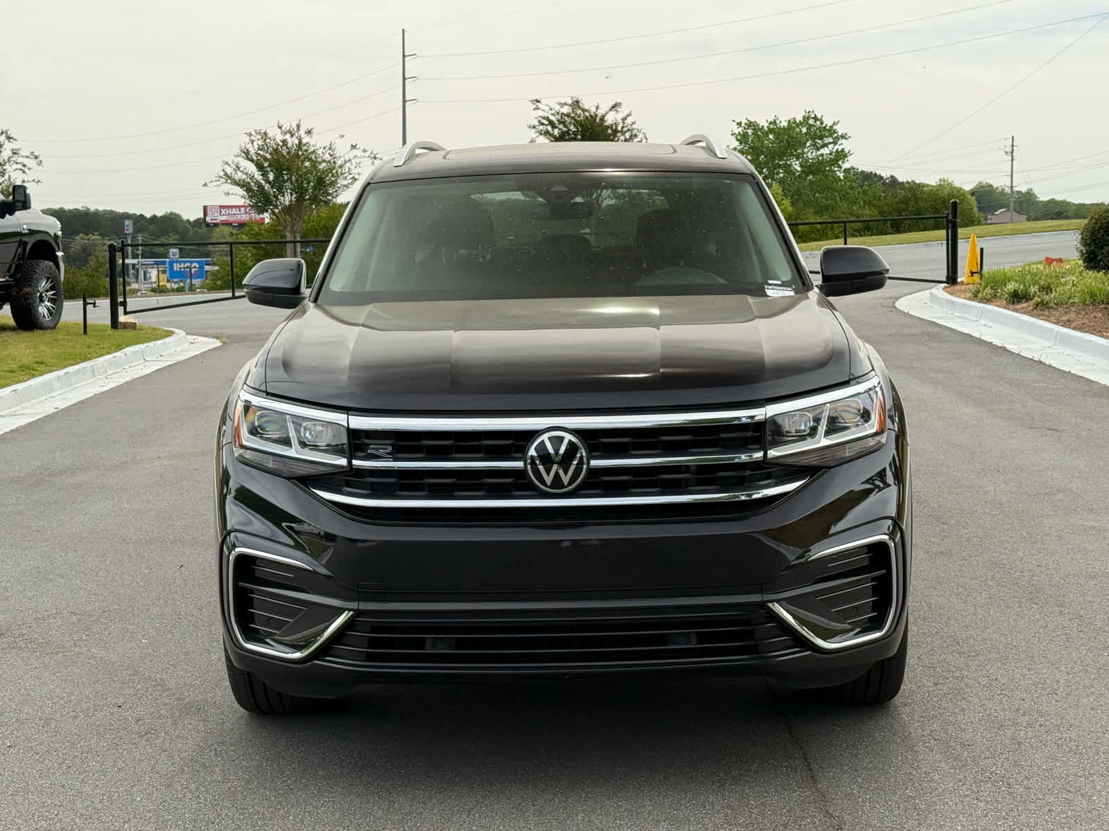 Used 2022 Volkswagen Atlas SEL R-Line AWD/4WD image 8