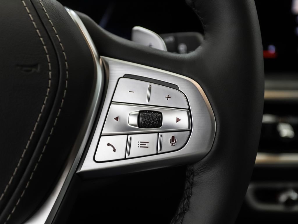 Used 2026 BMW X7 xDrive40i image 11