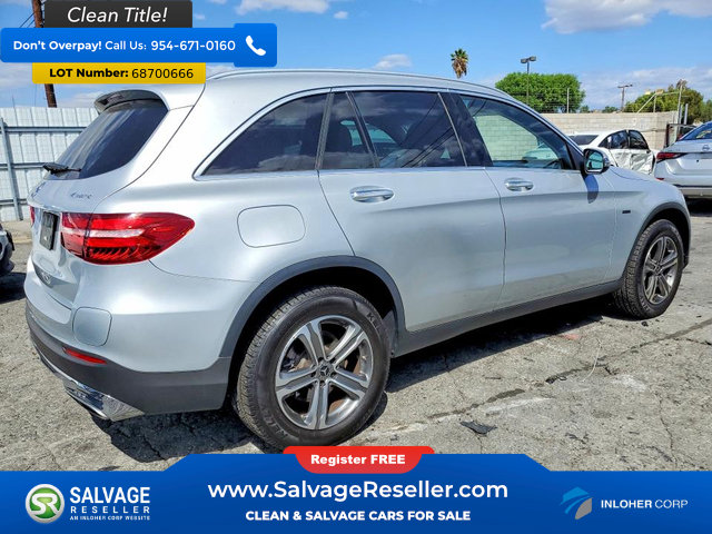 Used 2019 Mercedes-Benz GLC 350e 4MATIC image 4