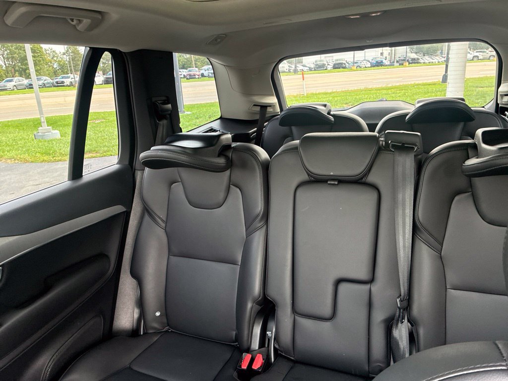 Certified 2024 Volvo XC90 B5 Core w/ Climate Package AWD/4WD image 12