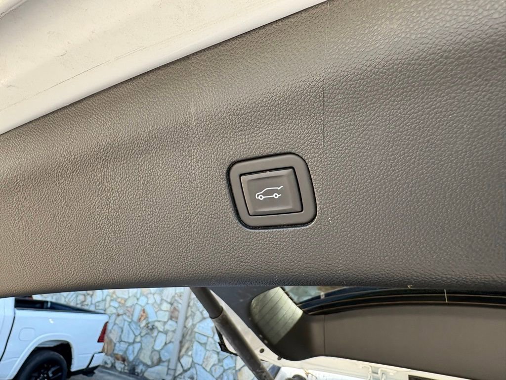 Used 2024 Buick Enclave Premium image 16