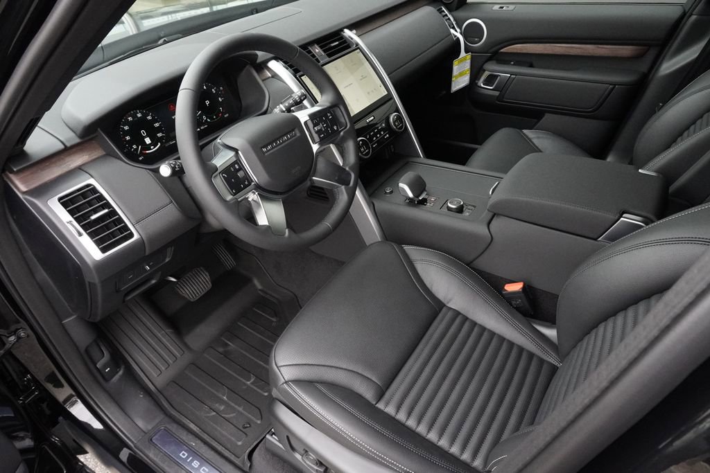 New 2026 Land Rover Discovery S AWD/4WD image 18