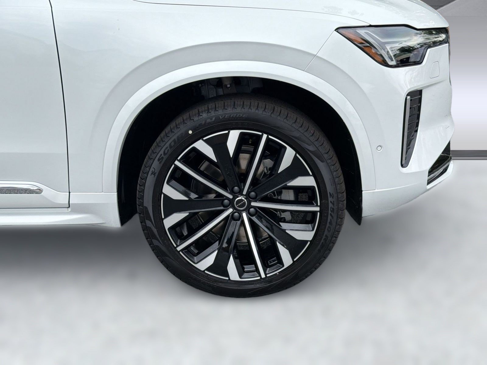 New 2026 Volvo XC90 B6 Plus w/ Protection Package AWD/4WD image 11