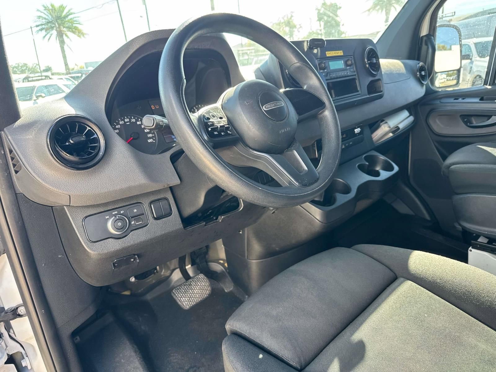 Used 2020 Freightliner Sprinter 2500 image 23