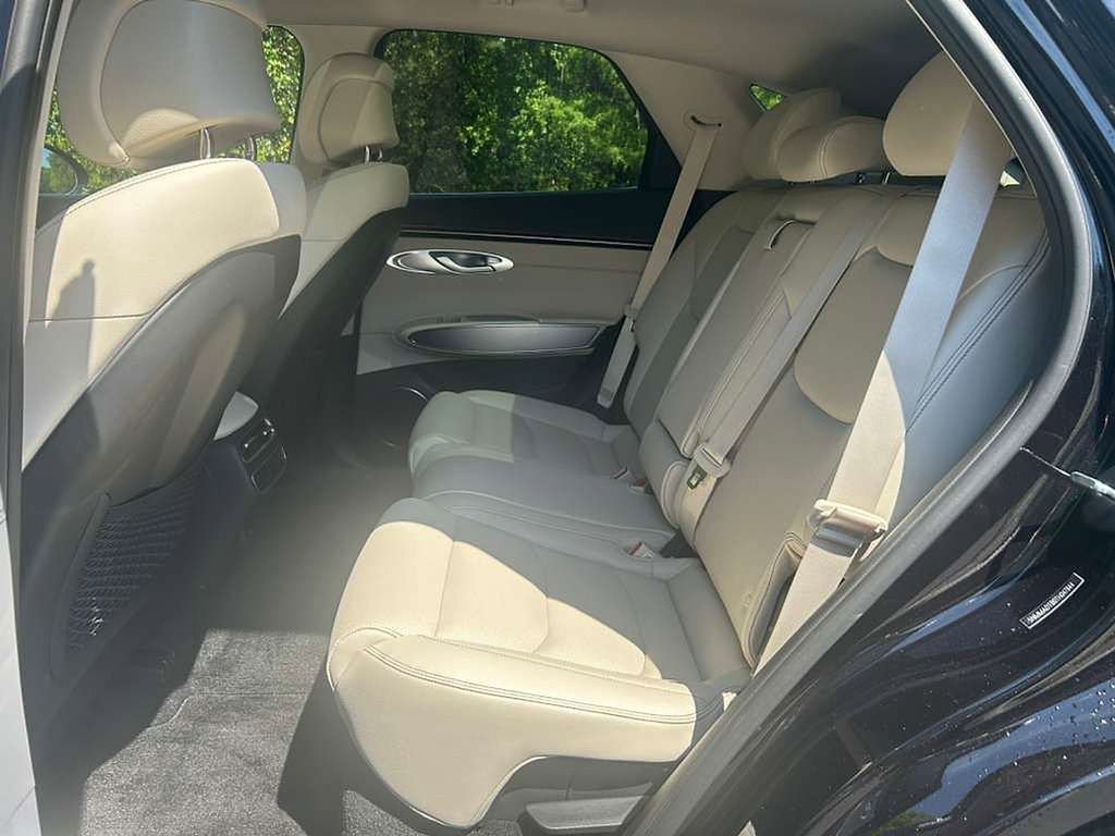 Certified 2026 Genesis GV70 2.5T Select AWD/4WD image 15