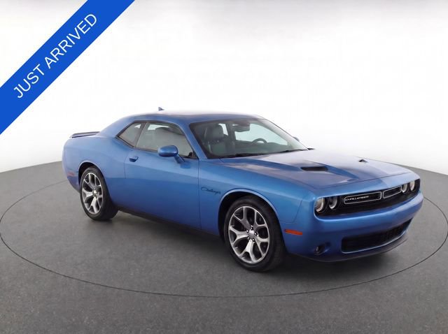 Used 2015 Dodge Challenger SXT Plus w/ Driver Convenience Group RWD image 8