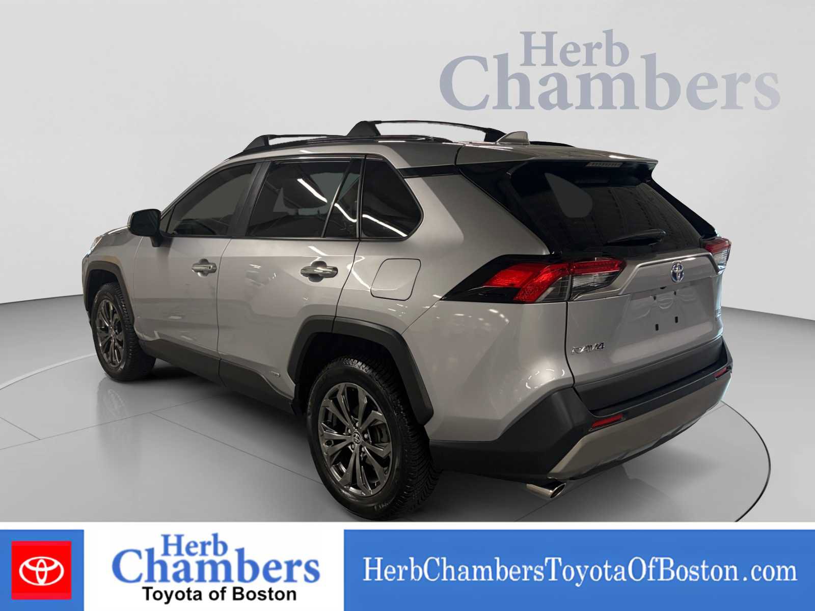 Used 2022 Toyota RAV4 Limited AWD/4WD image 3