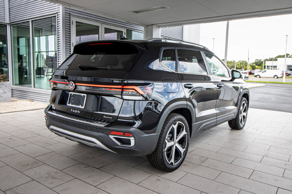 New 2026 Volkswagen Taos SEL AWD/4WD image 2