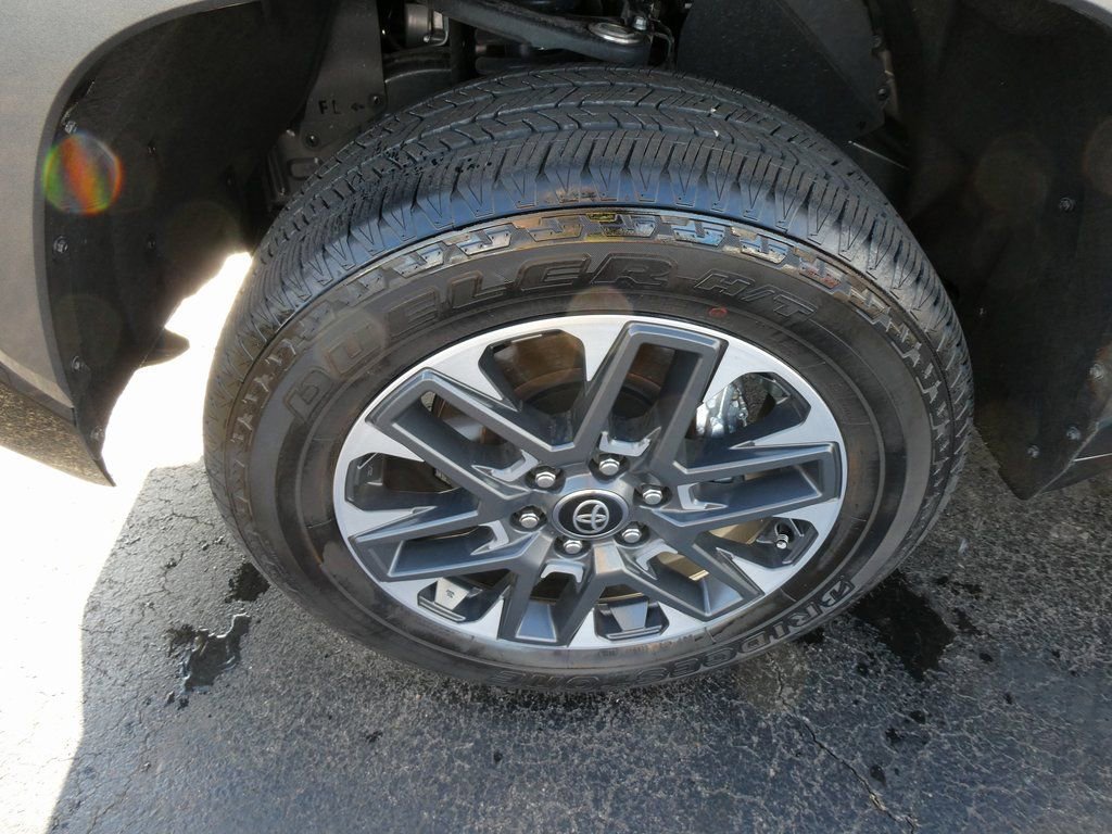 Used 2025 Toyota Tundra Limited image 13