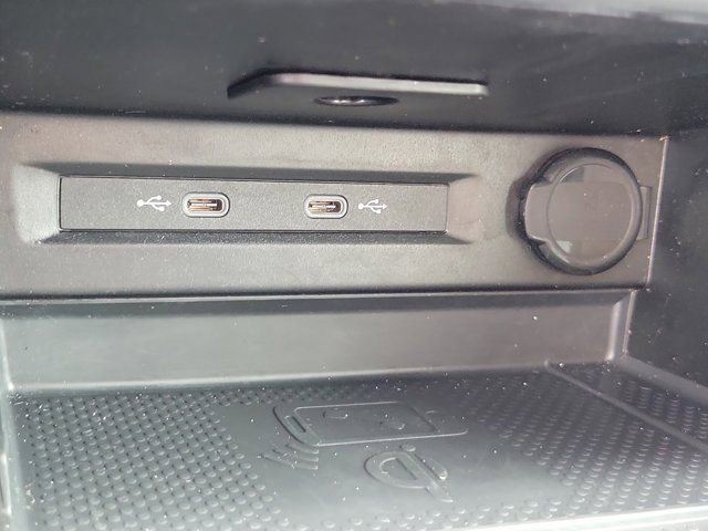 Certified 2024 Volkswagen Tiguan SE FWD image 33