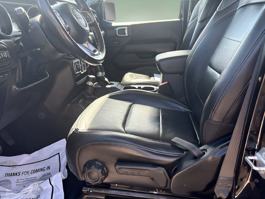 Used 2022 Jeep Wrangler Unlimited Sahara w/ Cold Weather Group AWD/4WD image 10