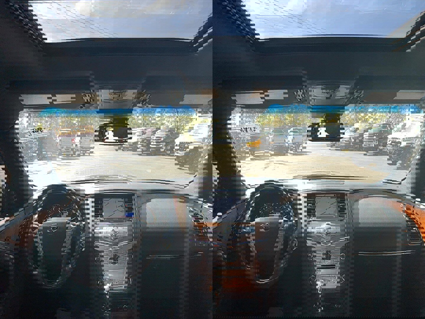 Used 2017 INFINITI QX80 Limited w/ All Season Package image 19