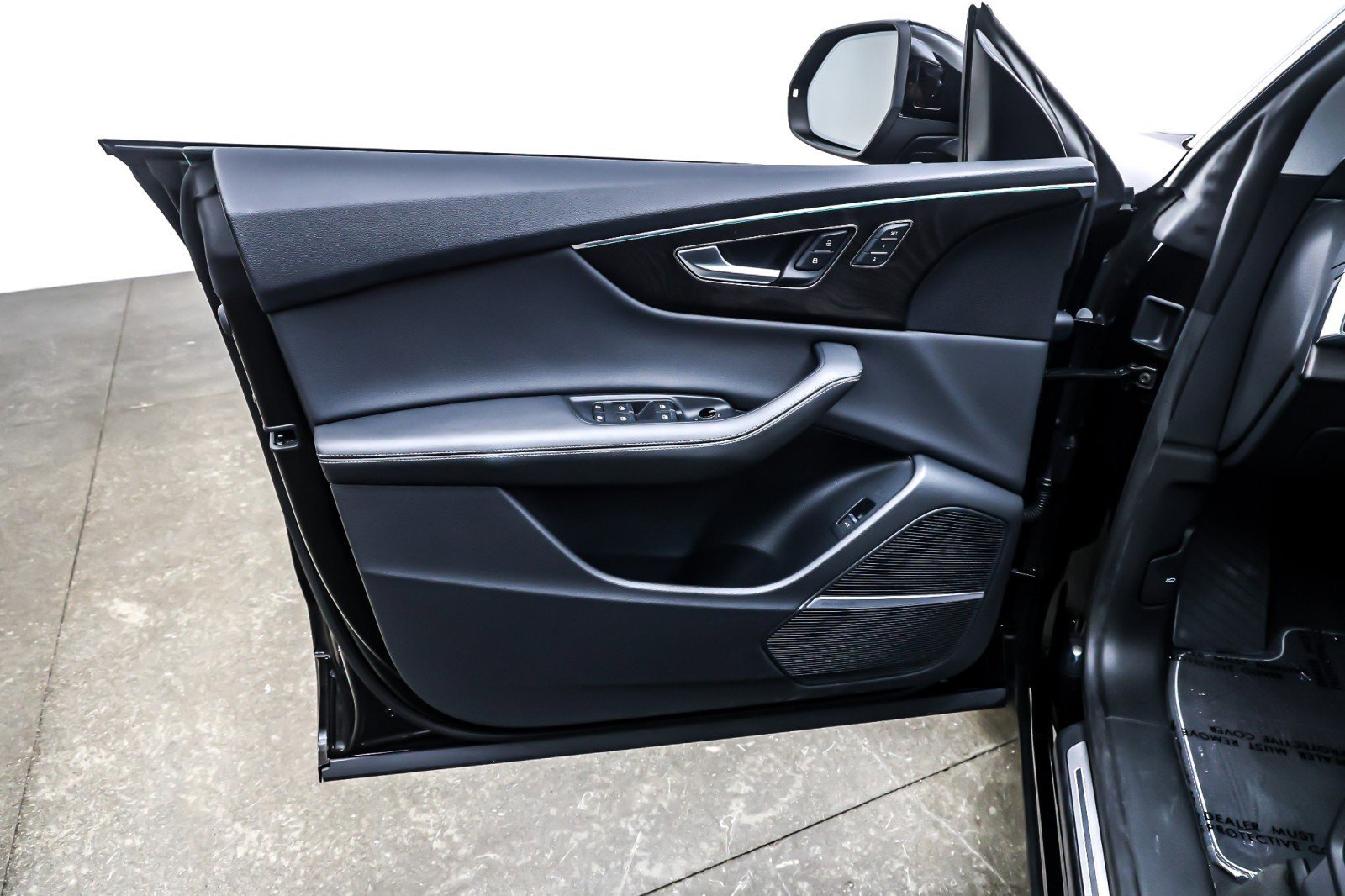 Used 2023 Audi Q8 Premium Plus w/ Premium Plus Package image 22