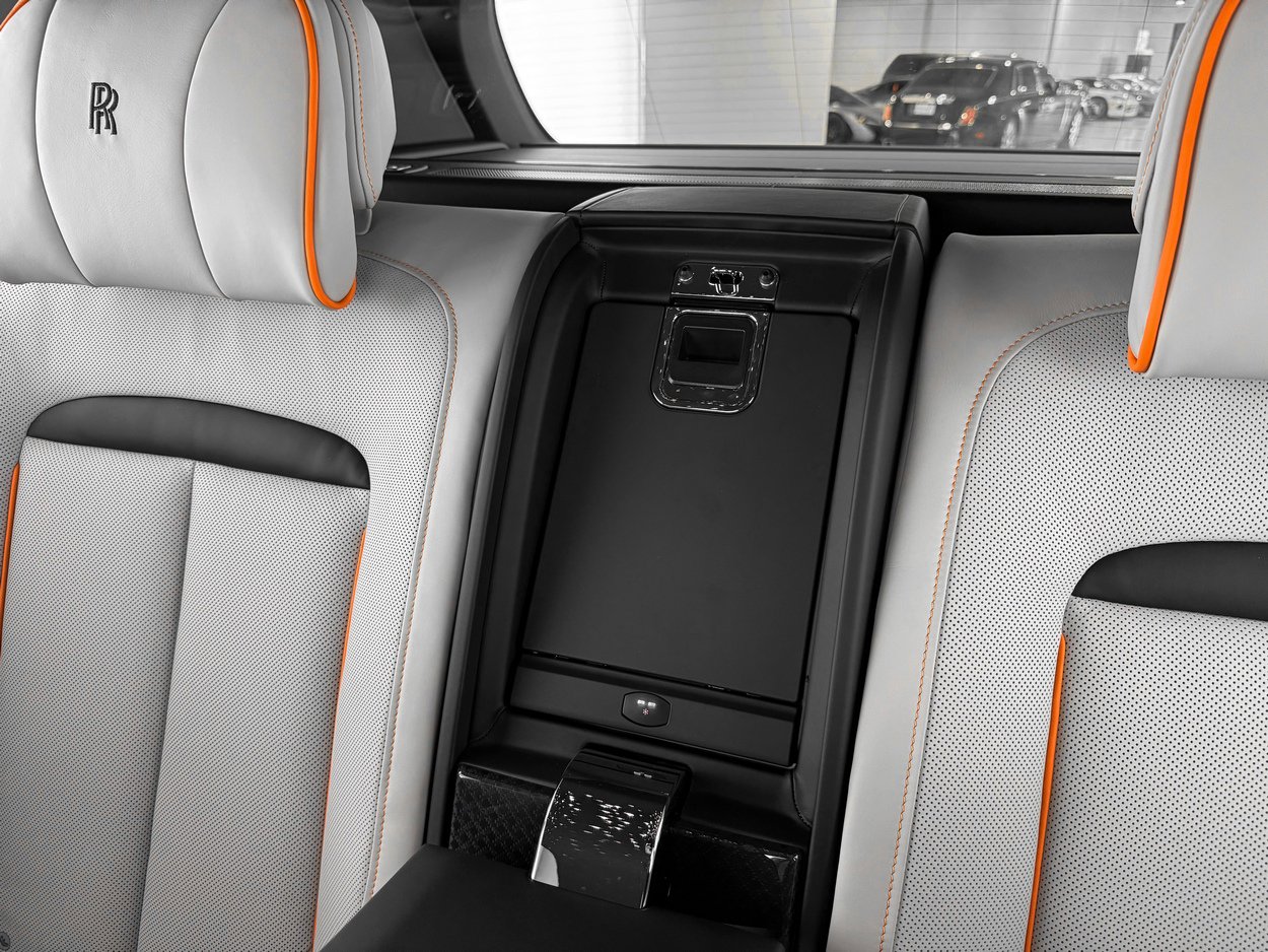 New 2026 Rolls-Royce Cullinan Black Badge image 34