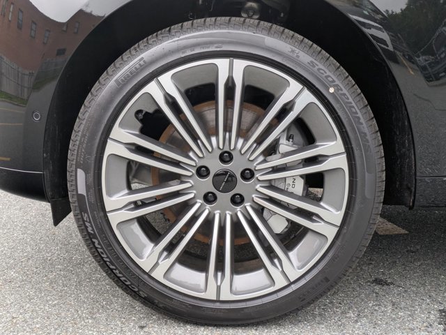 New 2026 Land Rover Range Rover Long Wheelbase SE AWD/4WD image 10