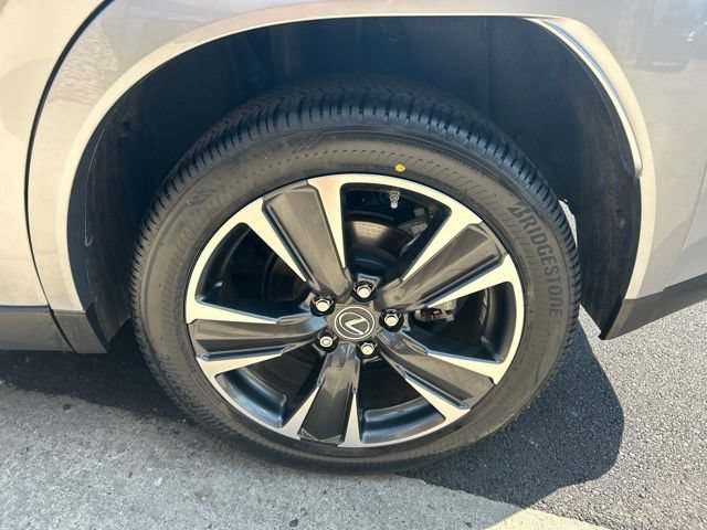 Certified 2023 Lexus UX 250h FWD w/ Accessory Package (Z1) image 31