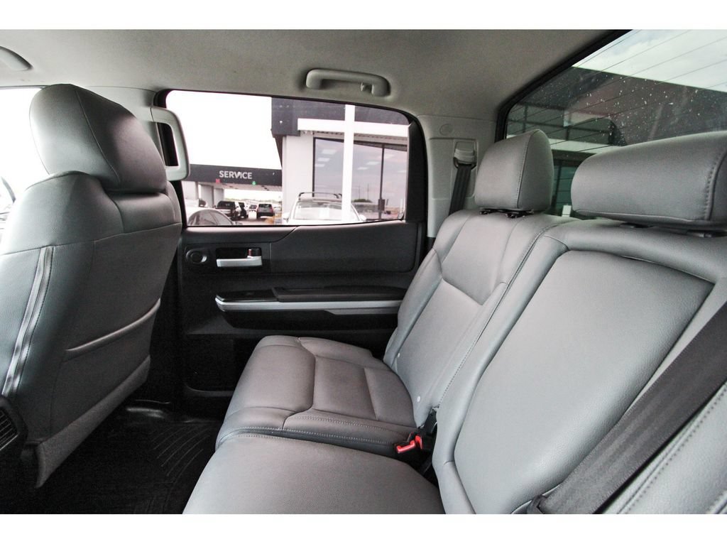 Used 2015 Toyota Tundra SR5 w/ SR5 Upgrade Package AWD/4WD image 9