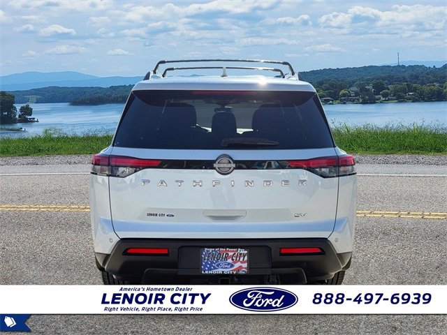 Used 2022 Nissan Pathfinder SV w/ SV Premium Package image 6