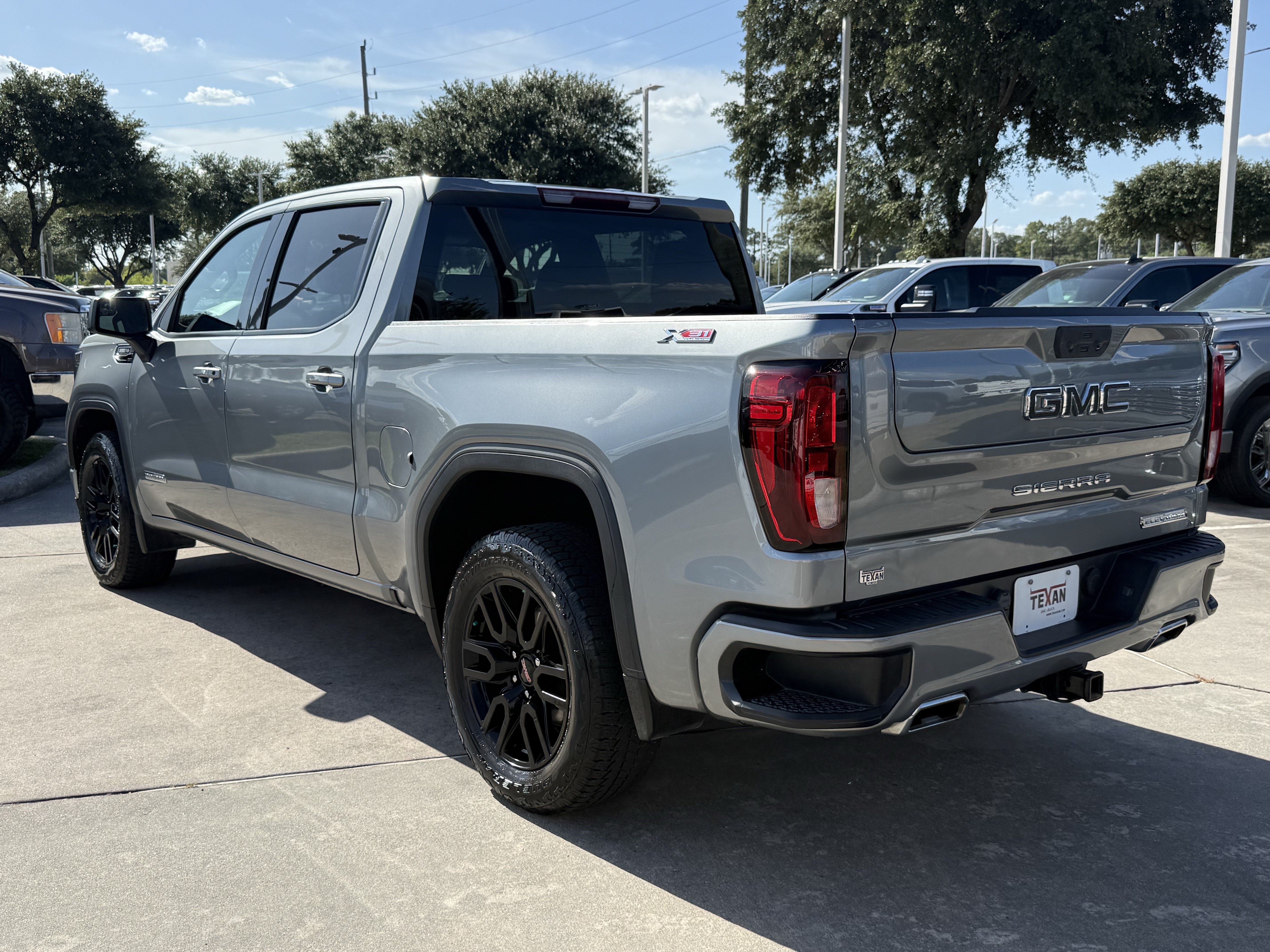 Used 2024 GMC Sierra 1500 Elevation w/ X31 Off-Road Package AWD/4WD image 7