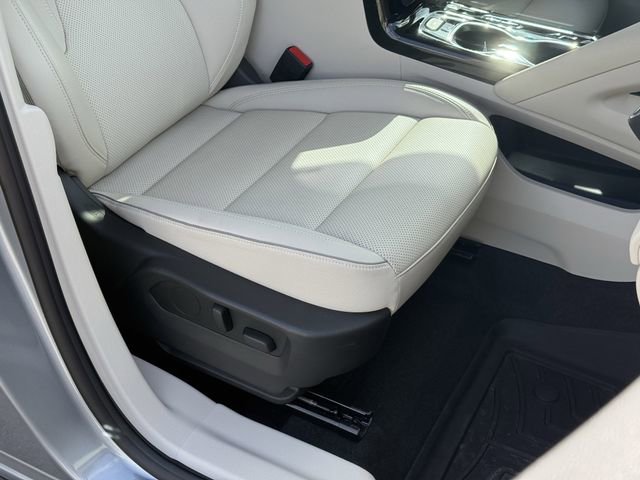 Used 2023 Buick Envision Essence image 17