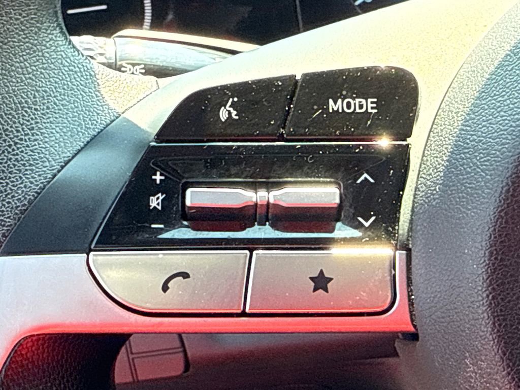 Used 2024 Hyundai Elantra SEL image 24